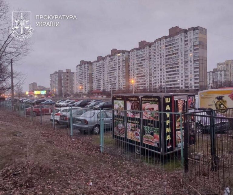 Київ повертає контроль над землею: знесення незаконних гаражів і приміщень
