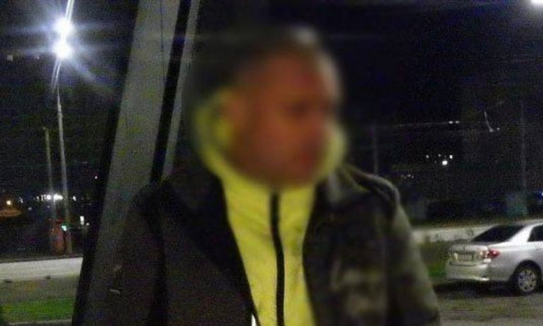 У Києві затримали нетверезого грабіжника, який під загрозою «зброї» відібрав у таксиста телефон