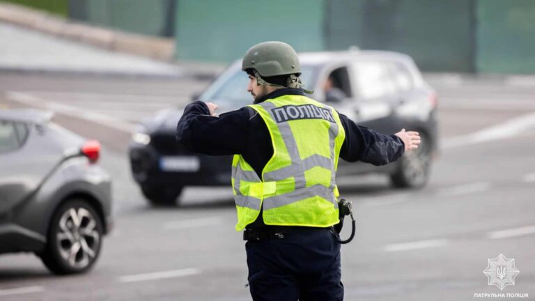 Берестейський проспект у Києві заблоковано через аварію