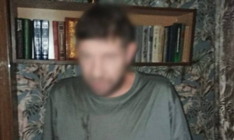 У Києві затримано чоловіка з автоматом, який погрожував сусідці розправою