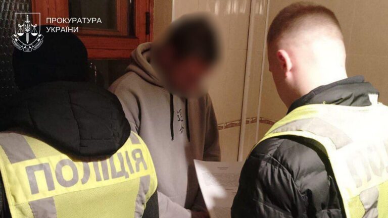 Троє молодиків атакували військового під час реабілітації у Києві