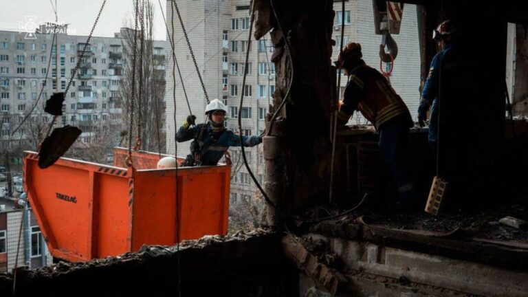 Київ: 10 будинків у 5 районах залишилися без газу через напад