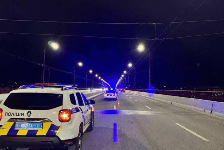 Трагічна аварія на Київщині: вантажівка перевернулась і забрала життя, – ФОТО