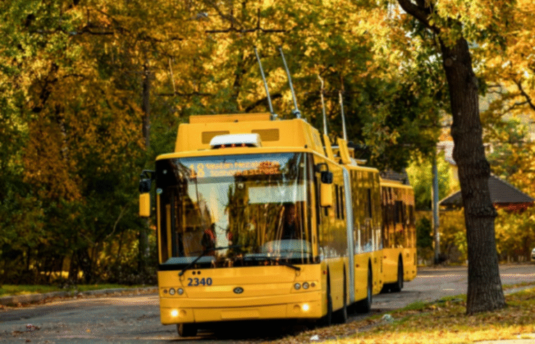 Зміни в ранковому русі: нові маршрути тролейбусів у Києві