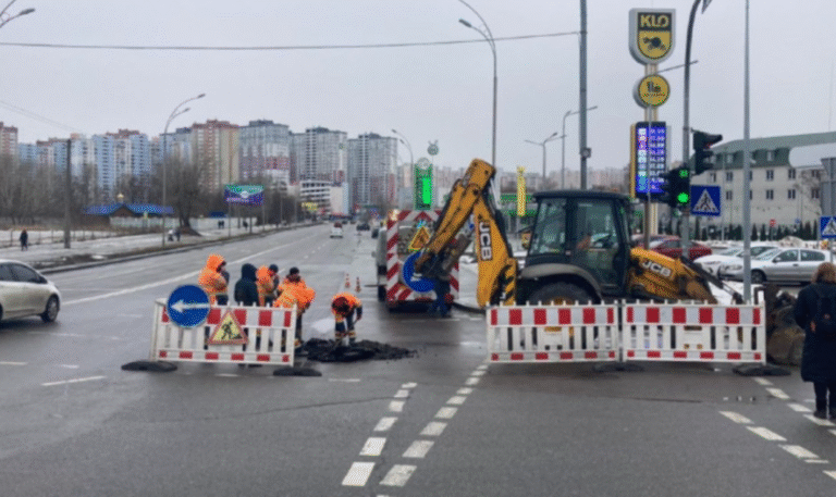 У Києві обмежать рух транспорту на два тижні: які маршрути краще обійти