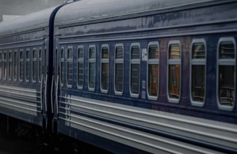 Затримки в русі: потяги до Києва під час евакуації на залізниці