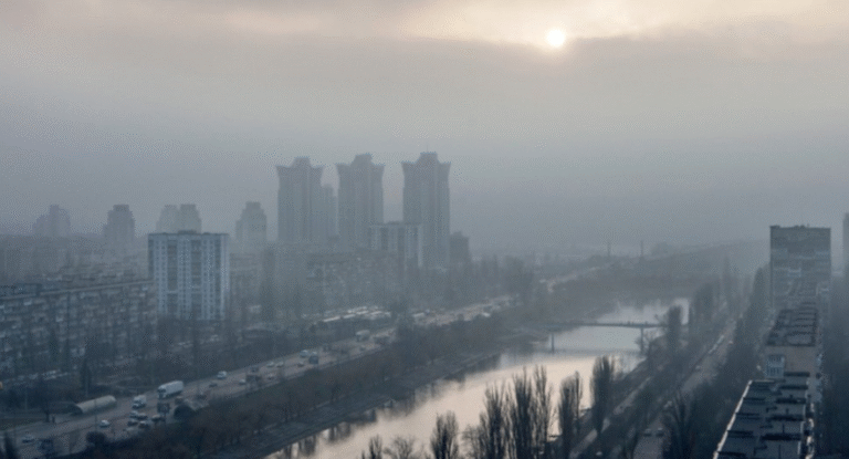 Повітря в небезпеці: шкідливі показники забруднення по всьому Києву