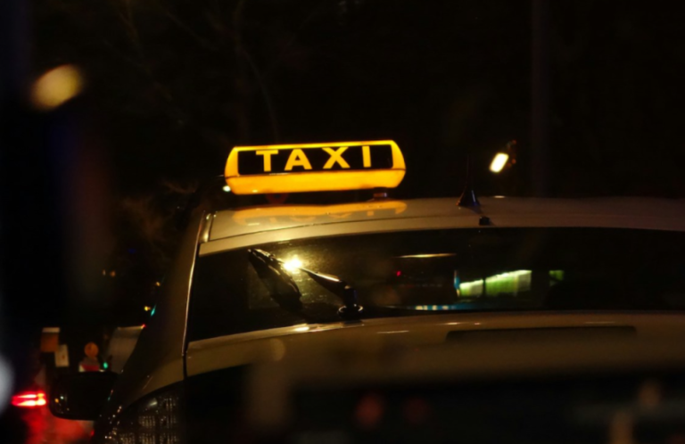 У Києві під час руху напали на водія: погрожували й відібрали речі