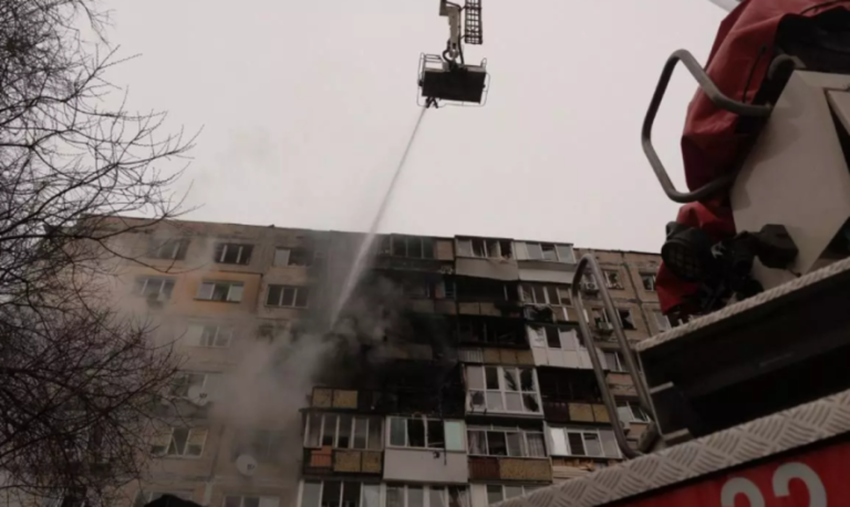 Атаки безпілотників у Києві: десятки постраждалих та загроза життю