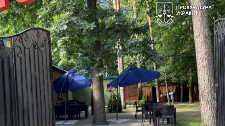 У Києві родина колишнього міліціонера затримує ліквідацію ресторану в Національному парку