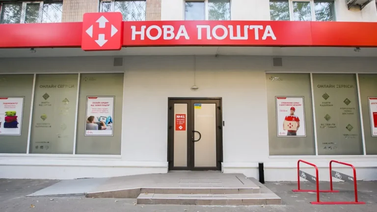 Київський суд відхилив вимогу прокуратури про виселення «Нової пошти» з гуртожитку КНУ