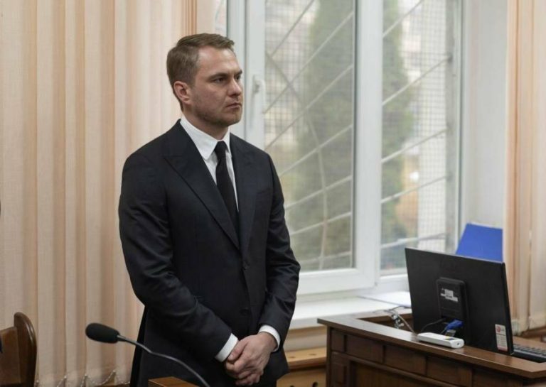 Тіло на тротуарі: чому колишній прокурор у Києві уникнув найвищого покарання