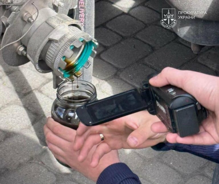 У Києві митника звинувачують у сприянні ухиленню від сплати мільйонних податків