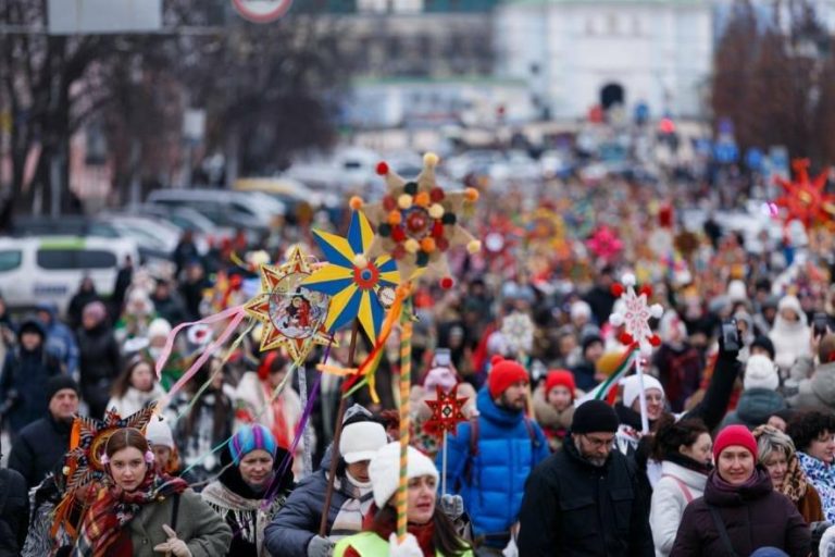 Сотні киян вийшли на незвичну ходу в центрі міста