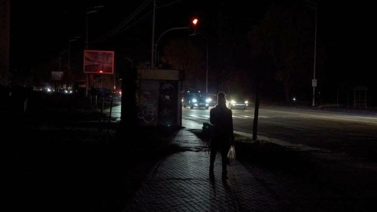 Київський графік погодинних відключень: кому і коли вимкнуть електроенергію