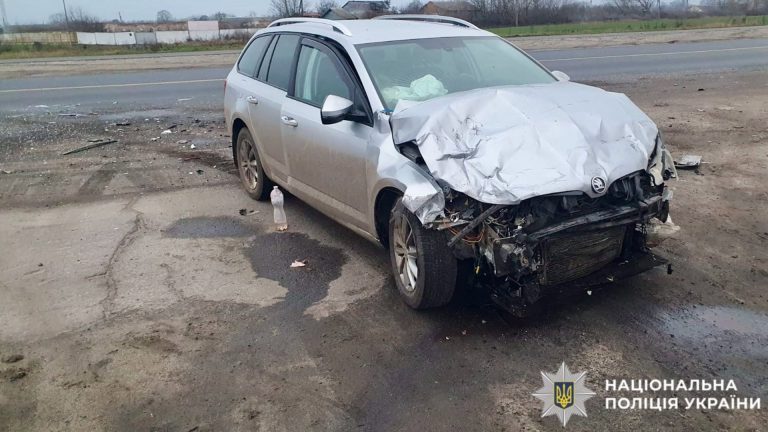 Нетверезий водій Mercedes на Київщині в’їхав у інше авто, травмовано 61-річного чоловіка