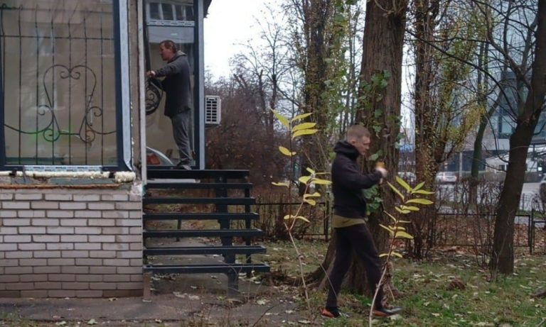 Під виглядом «ремонту» — небезпека: на Солом’янці кияни страждають від незаконних робіт у будинку