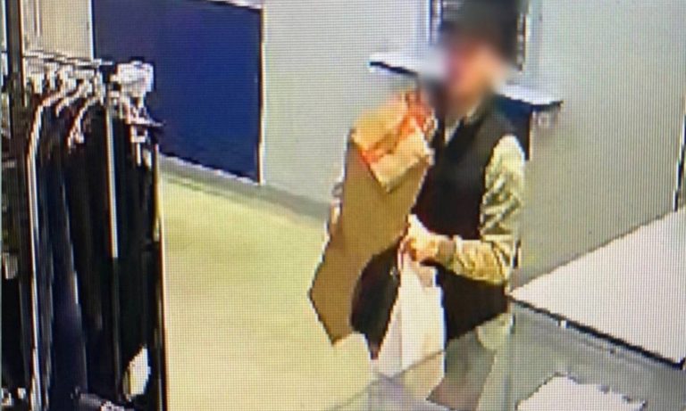 У Києві зварювальник через дах проник у гараж військового і здав техніку в ломбард — за крадіжку під час війни йому загрожує до 8 років