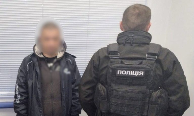 На Київщині чоловік напав на знайомого прикладом гвинтівки