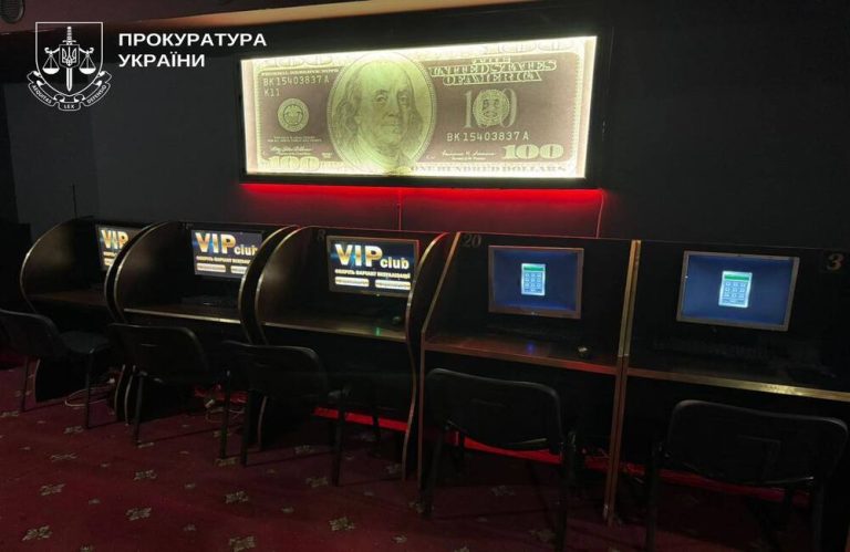 Навіть під комендантською годиною БЕБ викрив 18 підпільних гральних залів на Київщині