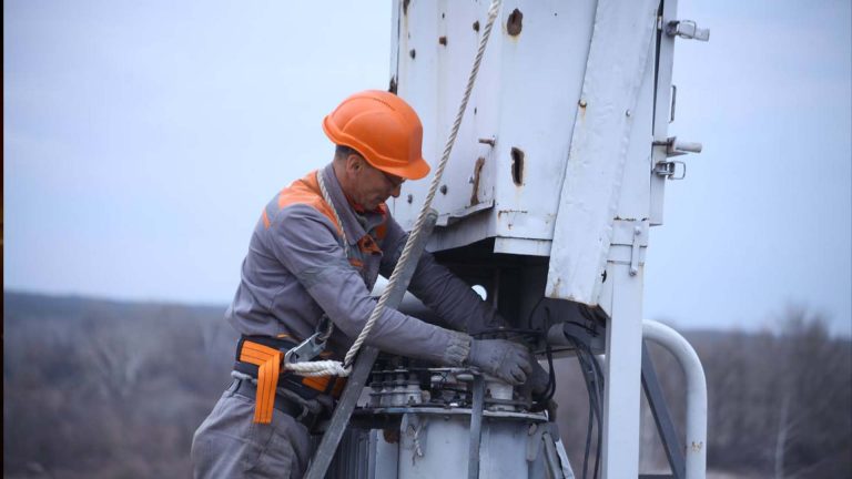 У Києві планові відключення електроенергії до 17: актуальні графіки на 24 грудня