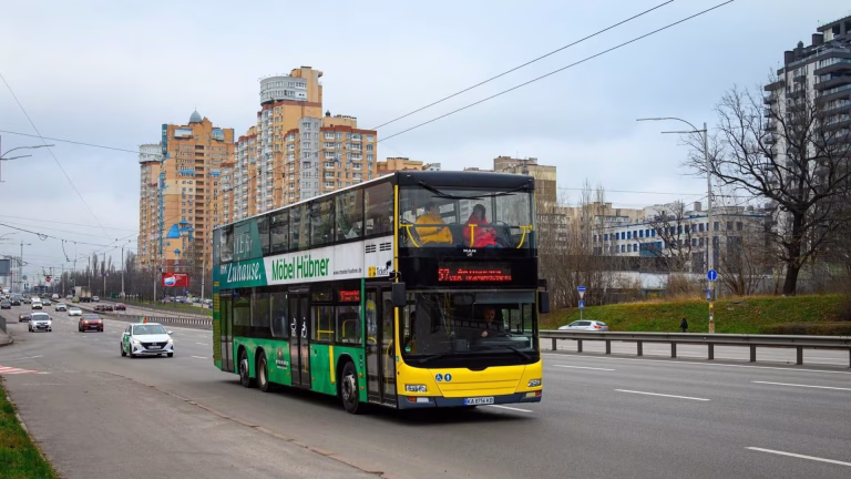 На маршрут №57 у Києві вийшов четвертий і останній двоповерховий автобус