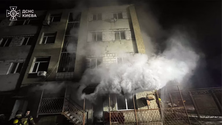 14 грудня в Києві — дві пожежі: у Бортничах загинули двоє, на Солом’янці врятували людину