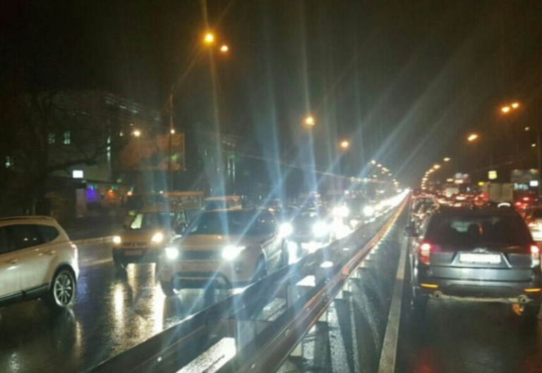 Нічна ДТП на Київщині: у темряві травмувалася одна людина