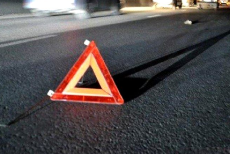 На Київщині моторошна ДТП: крики дітей, масштабні затори та поліція на місці — ФОТО