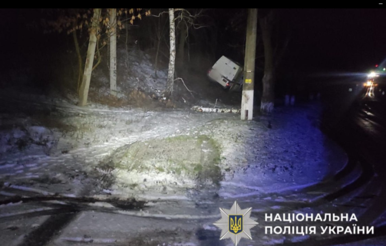 Темрява й лісова пастка на Київщині: фото з місця нещасного випадку