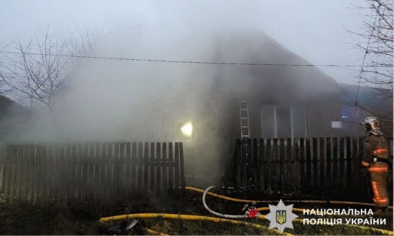 Пожежа в приватному будинку на Київщині забрала життя двох людей
