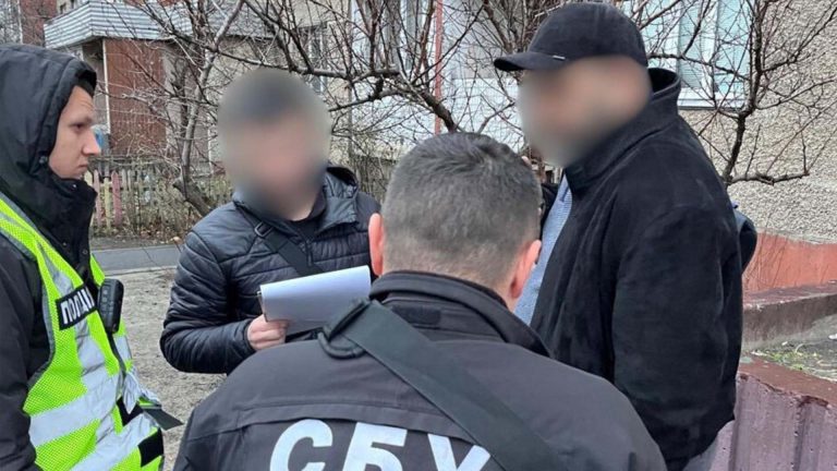 У Києві судитимуть ділків, що організовували фіктивні шлюби з іноземцями — їм загрожує до 9 років