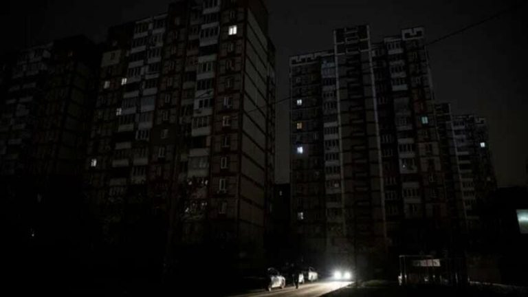 Київ на порозі енергетичного краху: загроза вибухів мереж і масштабна евакуація
