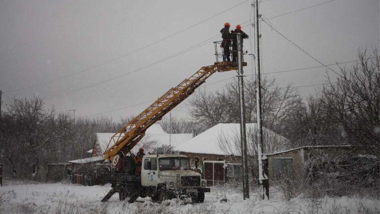 На Київщині поновили графіки відключень електроенергії — до 12 годин без світла