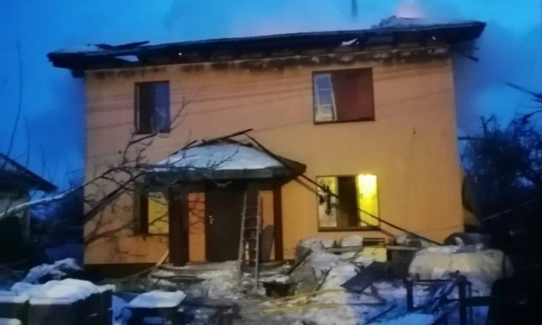 Київщина знову під обстрілом росії: пожежі та руйнування після влучання дрона у житловий будинок