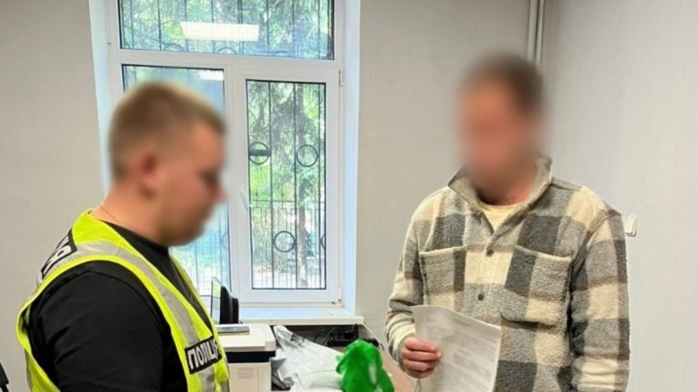 У Києві постане перед судом посадовець держадміністрації за вимагання грошей у підприємця