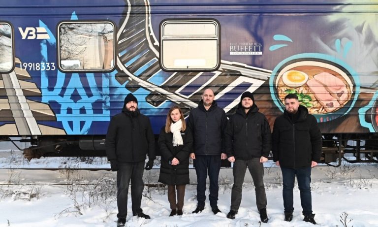 Київщина об’єднує тепло: потяг‑кухня, фудтраки й вагони незламності в боротьбі з морозами й блекаутами
