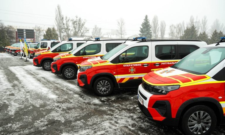 Київські рятувальники поповнили парк сучасною технікою для ліквідації надзвичайних ситуацій