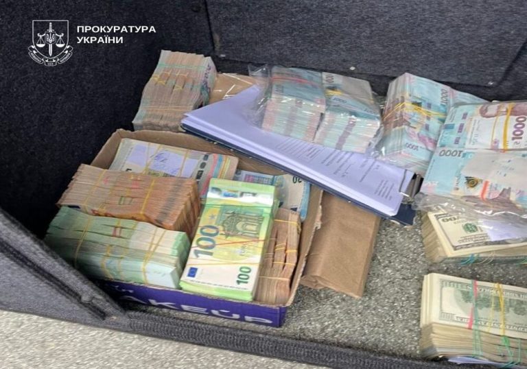 У Києві викрили схему з 50 фірм, що працювала як конвертаційний центр — бюджету повернули 53,8 млн грн несплачених податків