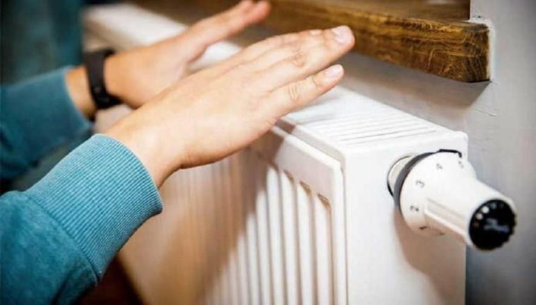 Аварійне відключення опалення в Києві через пошкодження магістральної тепломережі