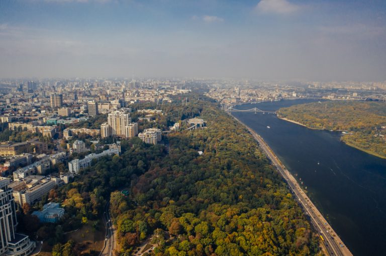 Лише 20 кв. м на мешканця: чому Київ опинився в пастці житлової кризи