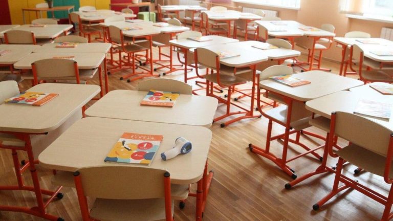 Канікули в київських школах продовжено до 1 лютого — як це вплине на життя киян