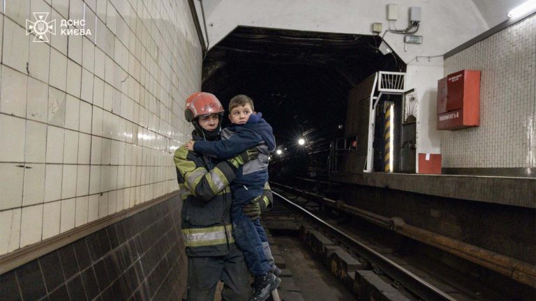 З тунелів київського метро рятувальники евакуювали 481 пасажира