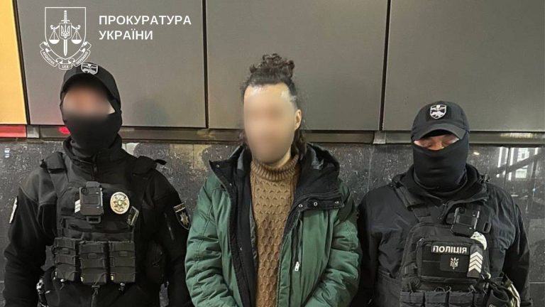 У Києві до суду скерували обвинувальний акт проти водія Mercedes, підозрюваного в побитті велосипедиста на Подолі