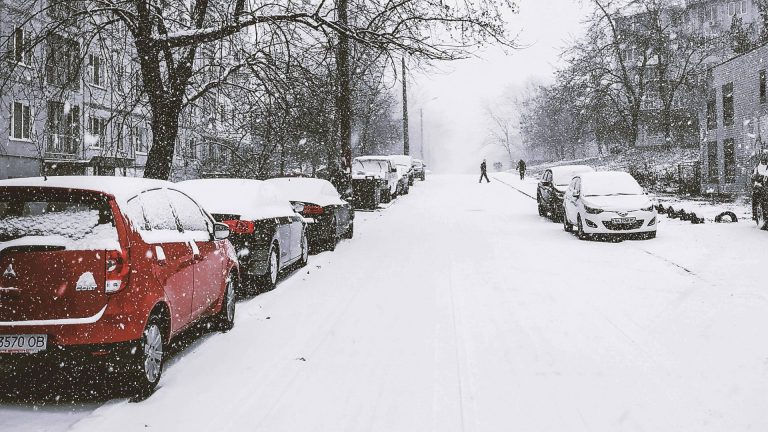 Крижана хвиля до -24° на Київщині: коли чекати найхолоднішу ніч