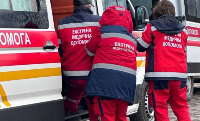 Нещасний випадок на Київщині: жінка впала після сильного удару