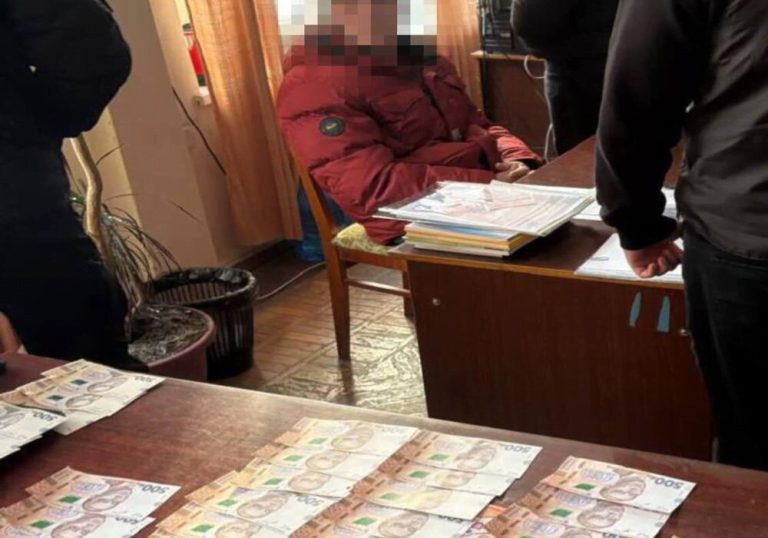 Очільника філії «Київський племконецентр» на Київщині затримали за вимагання 80 тис грн за оренду приміщень без договору