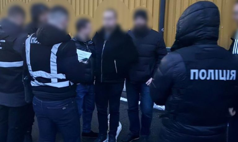 У Києві затримали адвоката, який за $9 тис. обіцяв допомогти ухилитися від мобілізації