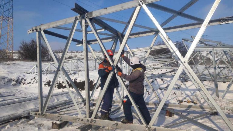 Нічна атака знеструмила Київщину — у столиці скасували графіки