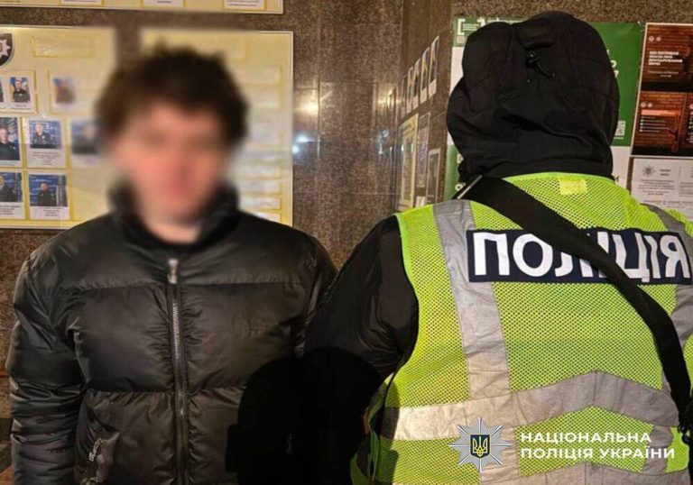 Київський блогер використав блекаути як декорацію для провокаційного шоу з грошима та лімузином